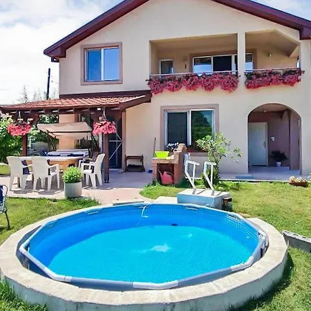 My Parents Guest House Petrovec Exterior photo